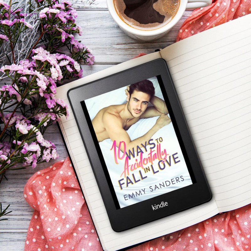 10 Ways to Accidentally Fall in Love by Emmy&nbsp;Sanders